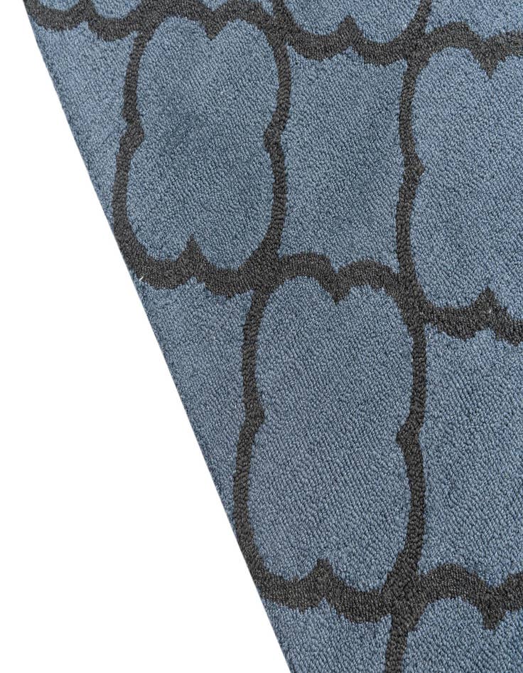 Detail image of  5' 1 x 8' Luna Rug