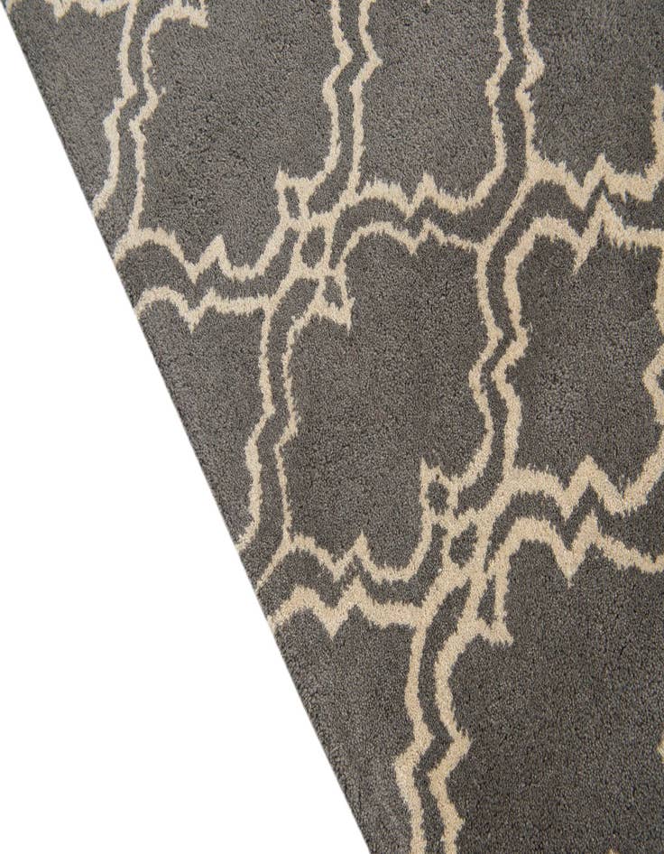 Detail image of  5' x 7' 10 Luna Rug