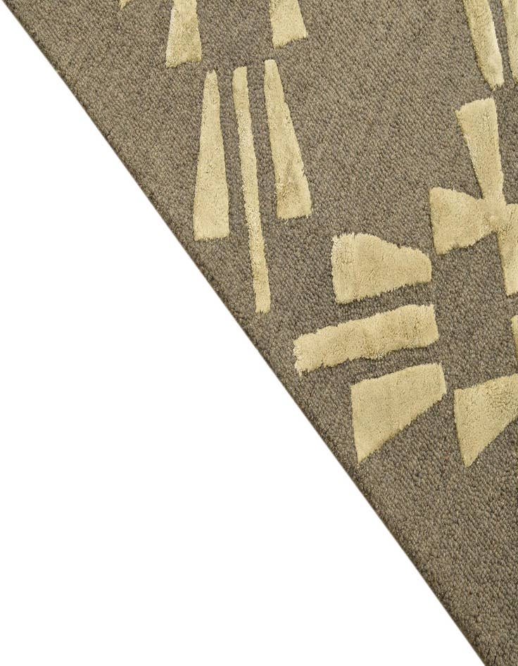 Detail image of  5' x 7' 6 Luna Rug