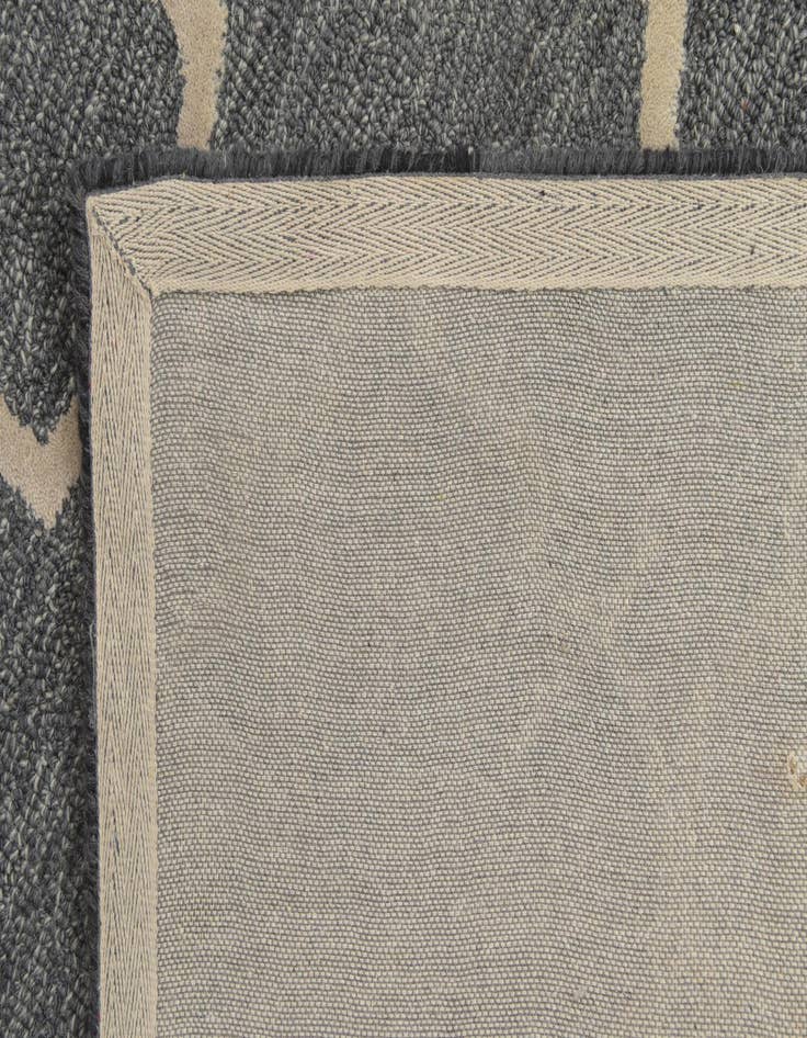 Detail image of  5' 1 x 8' 1 Luna Rug