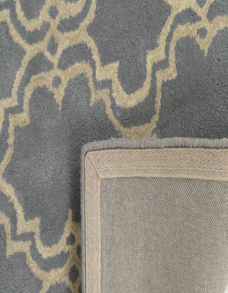 Detail image of  5' 2 x 8' Luna Wool Rug