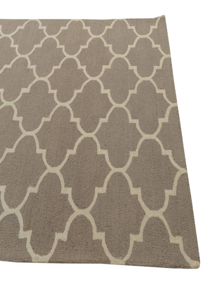 Detail image of  5' 1 x 8' Luna Wool Rug