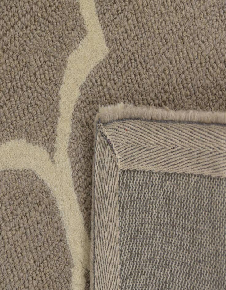 Detail image of  5' 1 x 8' Luna Wool Rug