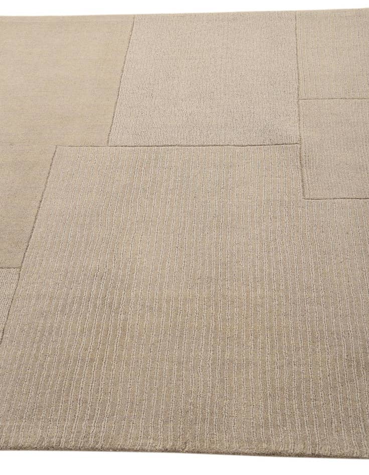 Detail image of  5' x 8' Luna Wool Rug