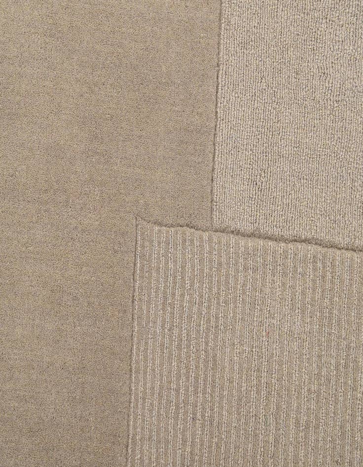 Detail image of  5' x 8' Luna Wool Rug