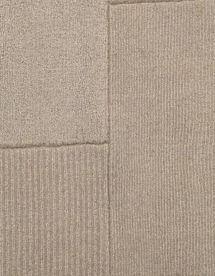 Detail image of  5' x 8' Luna Wool Rug