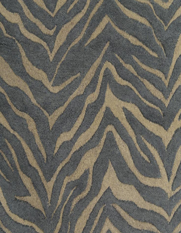Detail image of  5' x 7' 5 Luna Wool Rug