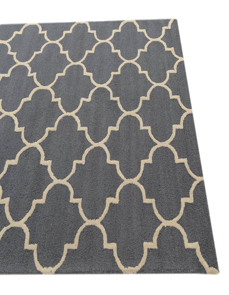 Detail image of  5' 1 x 8' Luna Wool Rug