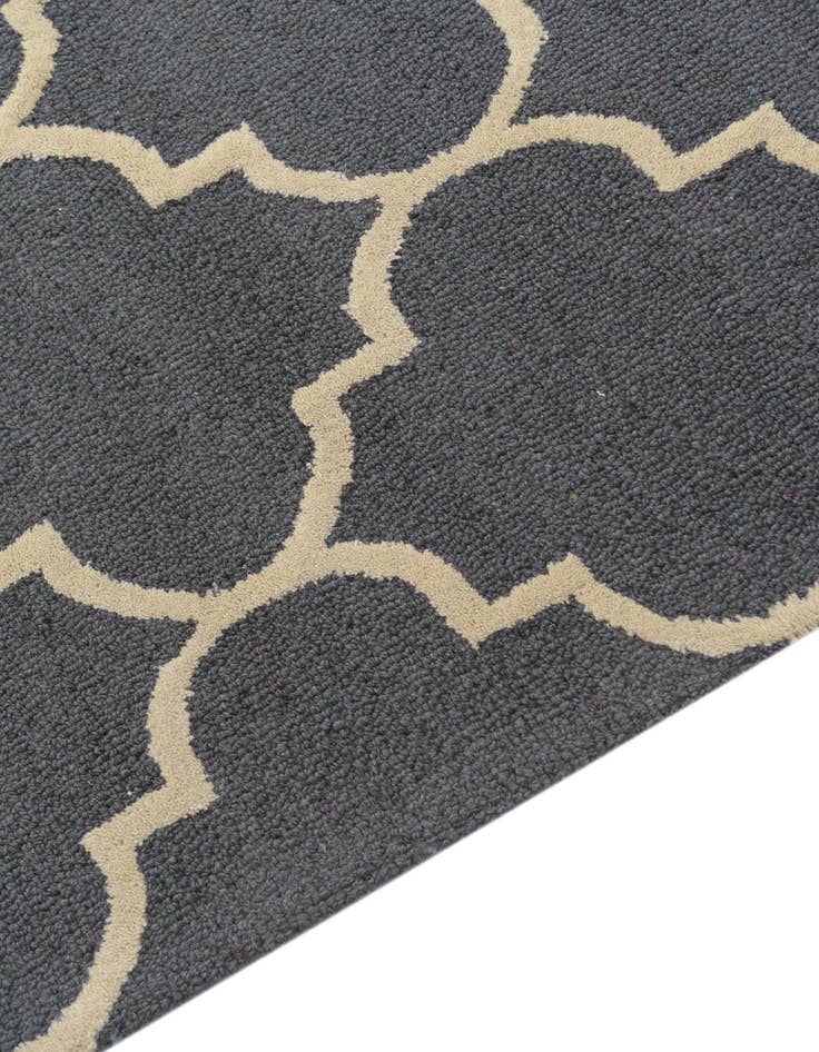 Detail image of  5' 1 x 8' Luna Wool Rug