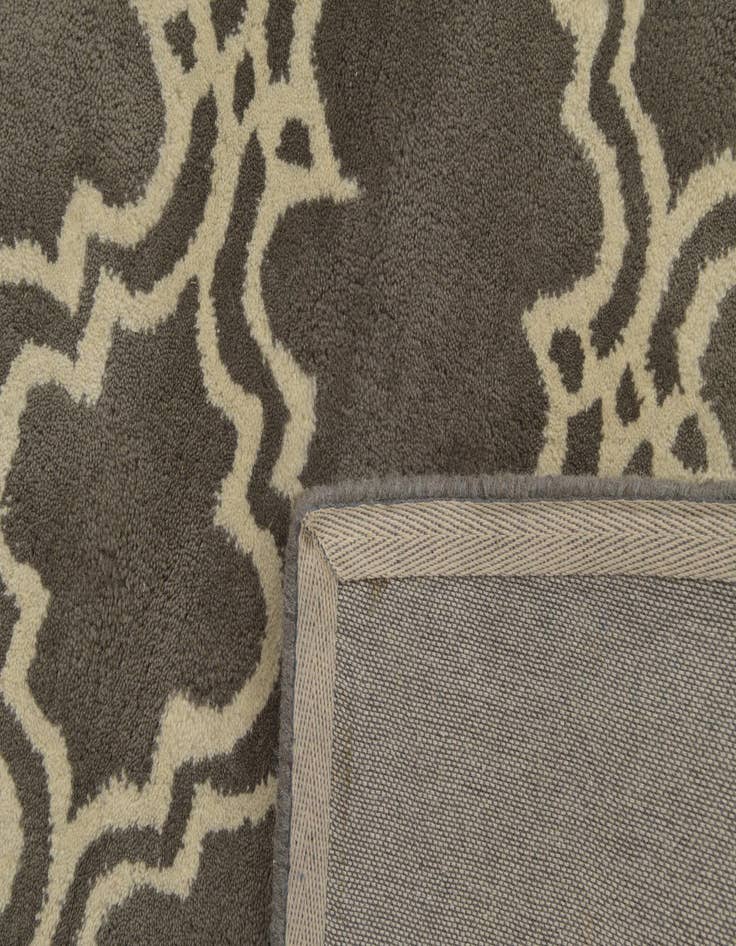Detail image of  5' x 7' 10 Luna Wool Rug