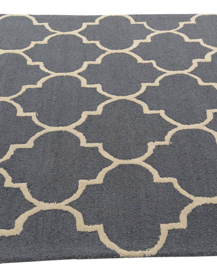 Detail image of  5' 1 x 8' Luna Wool Rug