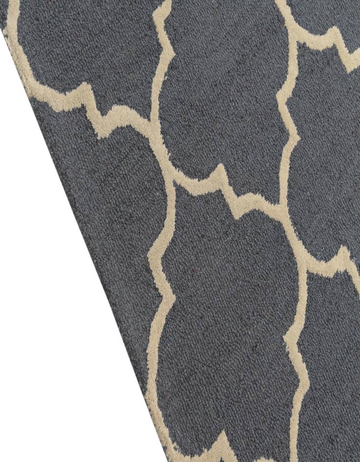 Detail image of  5' 1 x 8' Luna Wool Rug