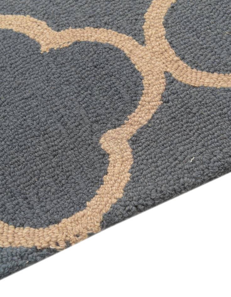 Detail image of  5' 1 x 8' Luna Wool Rug