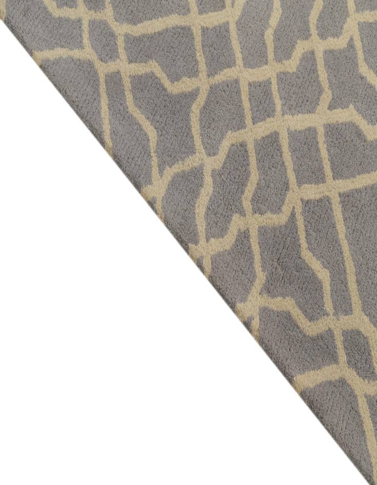 Detail image of  5' x 8' Luna Wool Rug