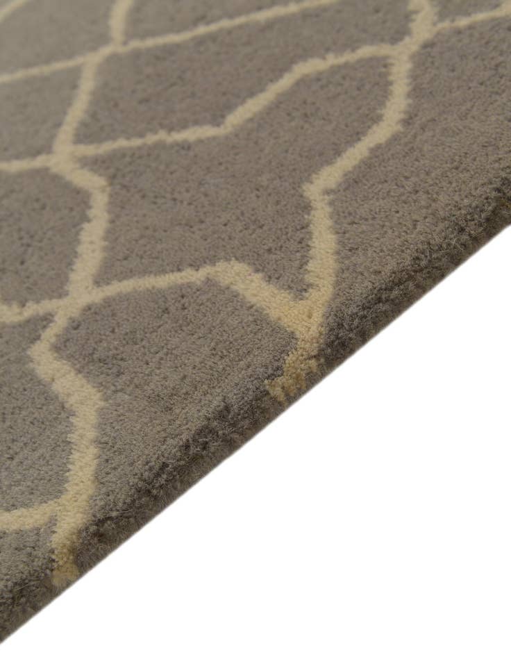 Detail image of  5' 1 x 8' Luna Wool Rug