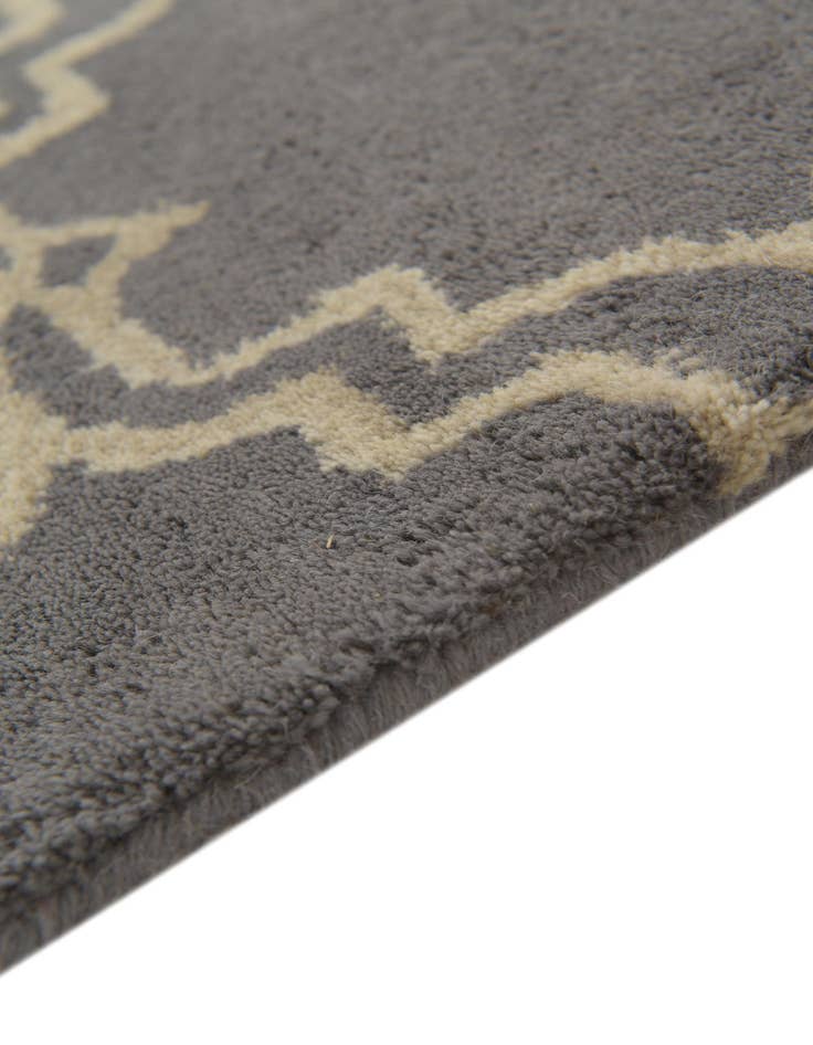Detail image of  5' x 8' Luna Wool Rug