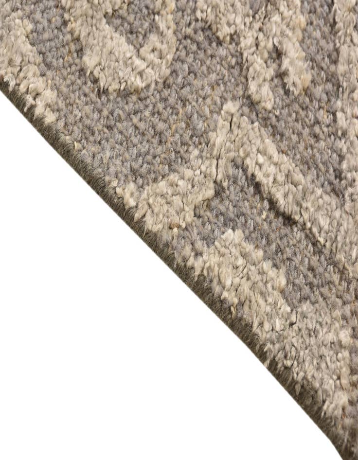 Detail image of  5' x 7' 10  Hand Knotted Luna Rug