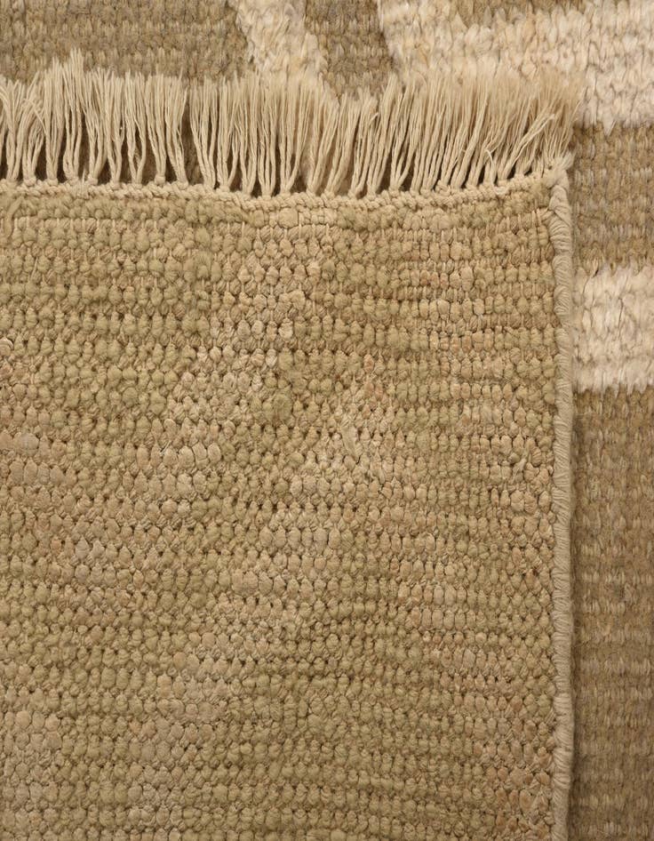 Detail image of  6' x 9'  Hand Knotted Luna Rug