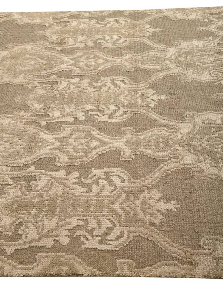 Detail image of  6' x 8' 10  Hand Knotted Luna Rug