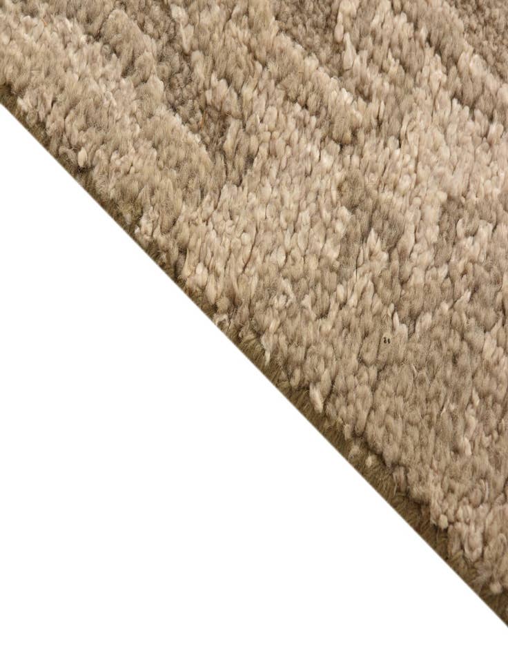 Detail image of  6' x 8' 10  Hand Knotted Luna Rug