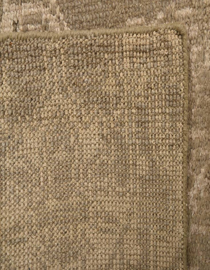 Detail image of  6' x 8' 10  Hand Knotted Luna Rug