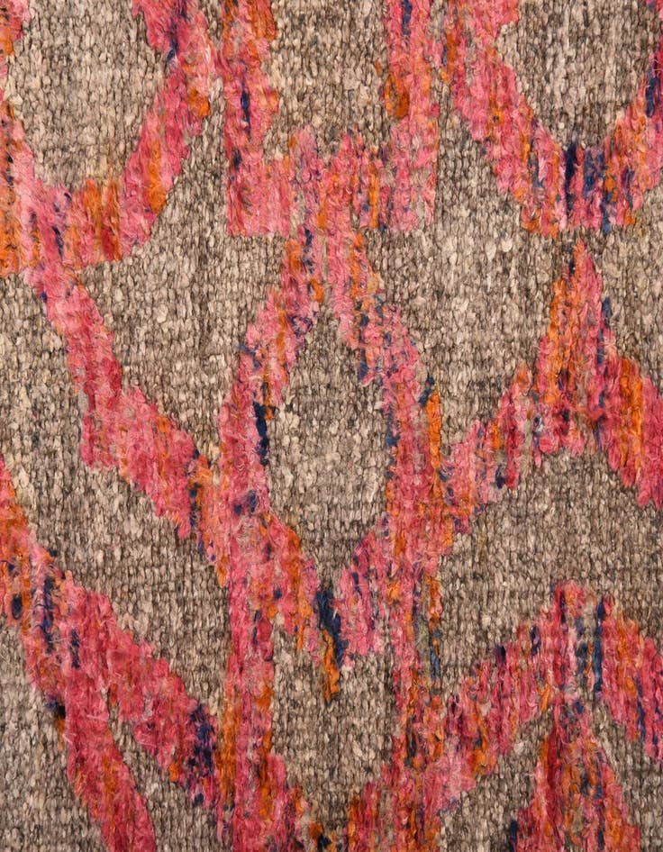 Detail image of  6' 5 x 9' 8  Hand Knotted Luna Wool Rug