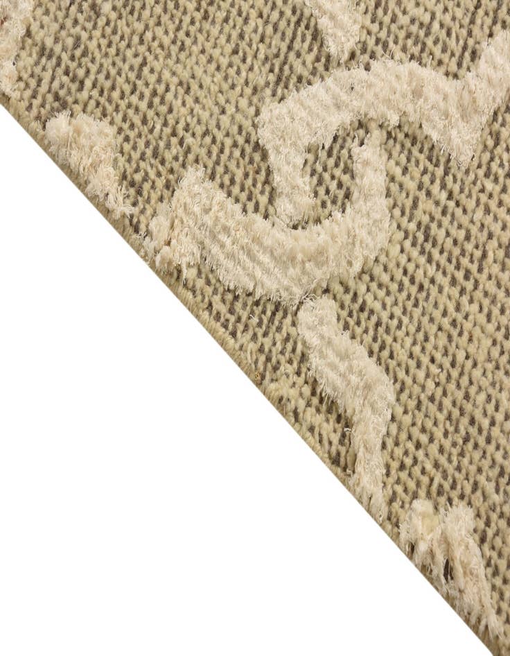 Detail image of  7' 7 x 9' 9  Hand Knotted Luna Rug