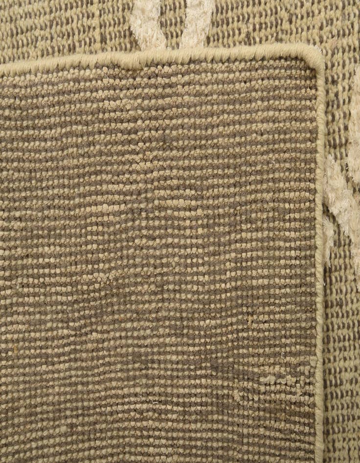 Detail image of  7' 7 x 9' 9  Hand Knotted Luna Rug