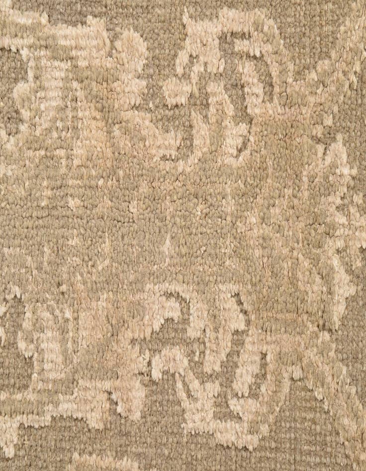 Detail image of  5' 9 x 8' 8  Hand Knotted Luna Rug