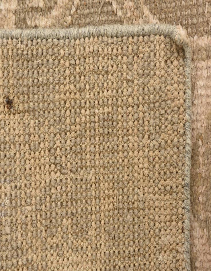 Detail image of  5' 9 x 8' 8  Hand Knotted Luna Rug