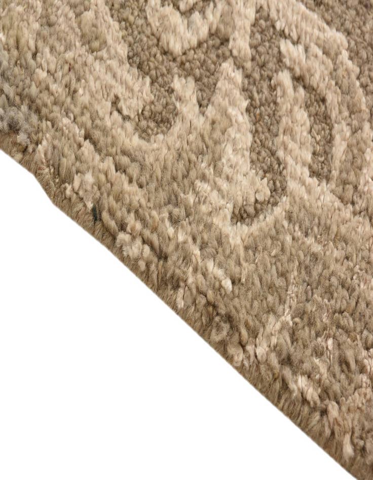 Detail image of  5' 10 x 8' 10  Hand Knotted Luna Rug