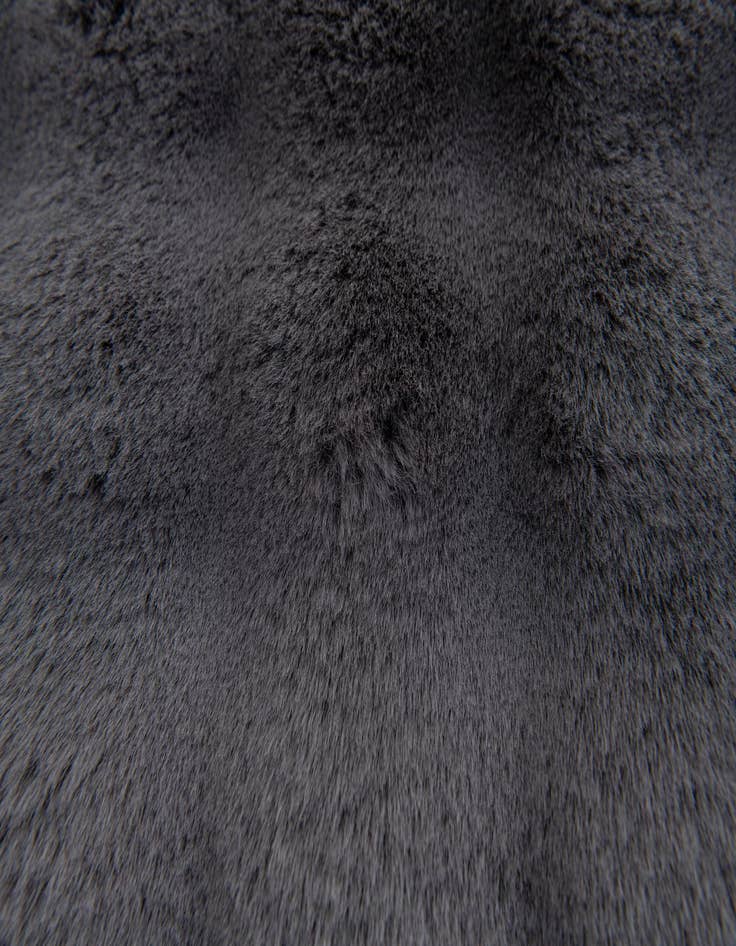 Detail image of  2' x 3' Luna Rug