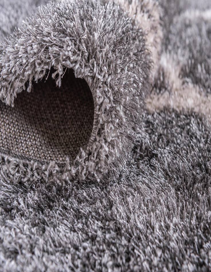 Detail image of  4' x 6' Luxury Trellis Shag Rug