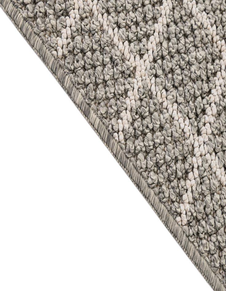 Detail image of  5' 4 x 7' 8 Machine Made Rug