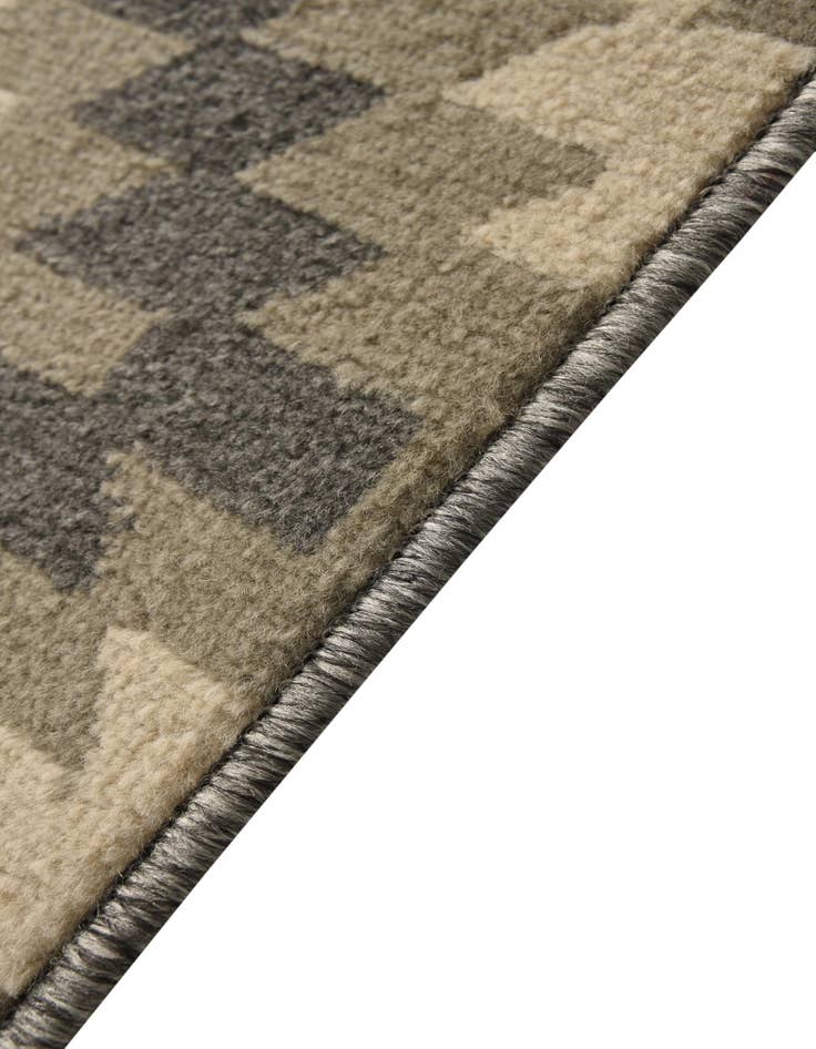 Detail image of  5' 2 x 7' 6 Mesa Rug