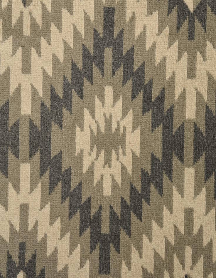 Detail image of  5' 2 x 7' 6 Mesa Rug