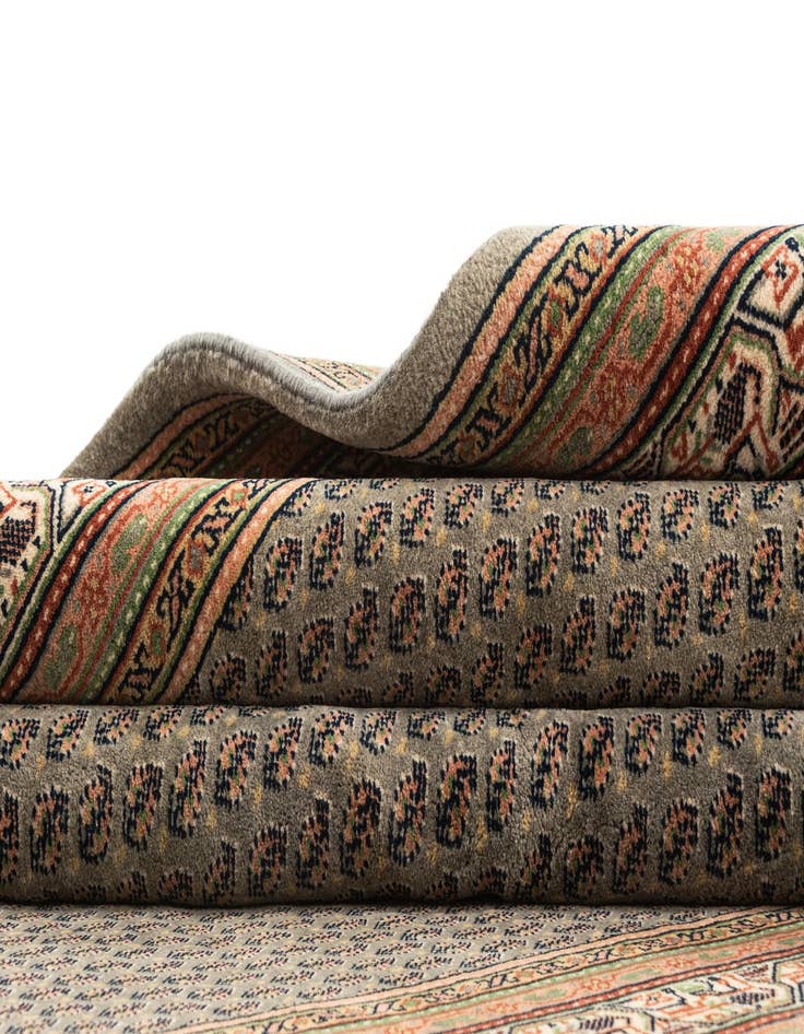 Detail image of  5' 6 x 7' 10  Hand Knotted Mir Wool Rug