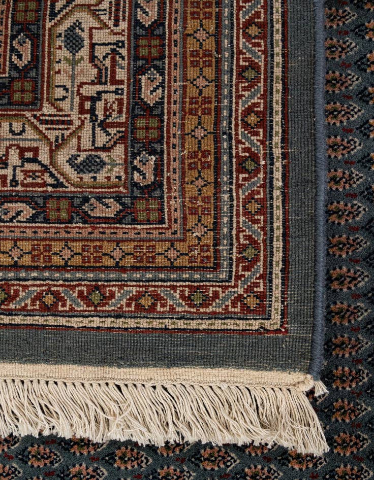Detail image of  6' 8 x 9' 7  Hand Knotted Mir Wool Rug