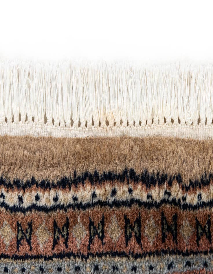 Detail image of  5' 9 x 7' 8  Hand Knotted Mir Wool Rug