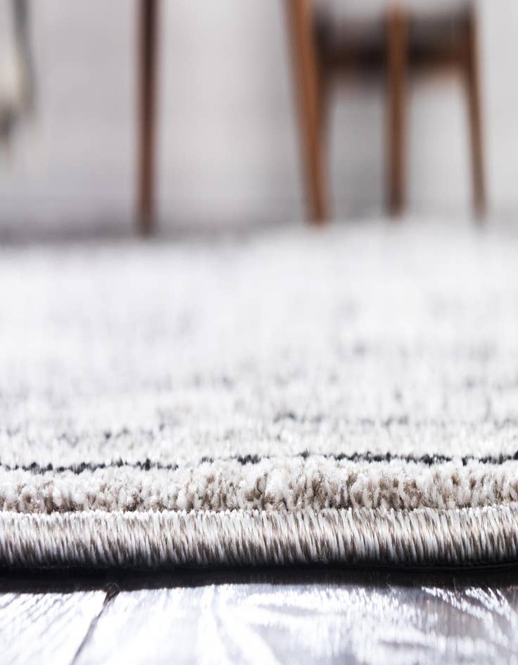 Detail image of  5' x 8' Miranda Rug