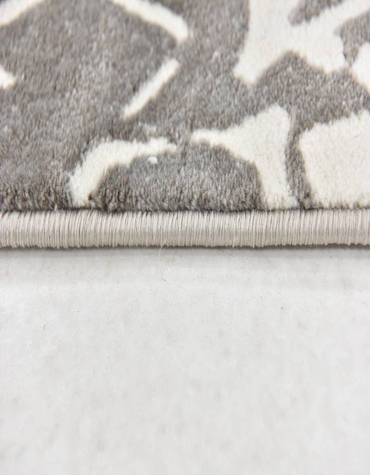 Detail image of  5' x 8' Modern Classical Rug