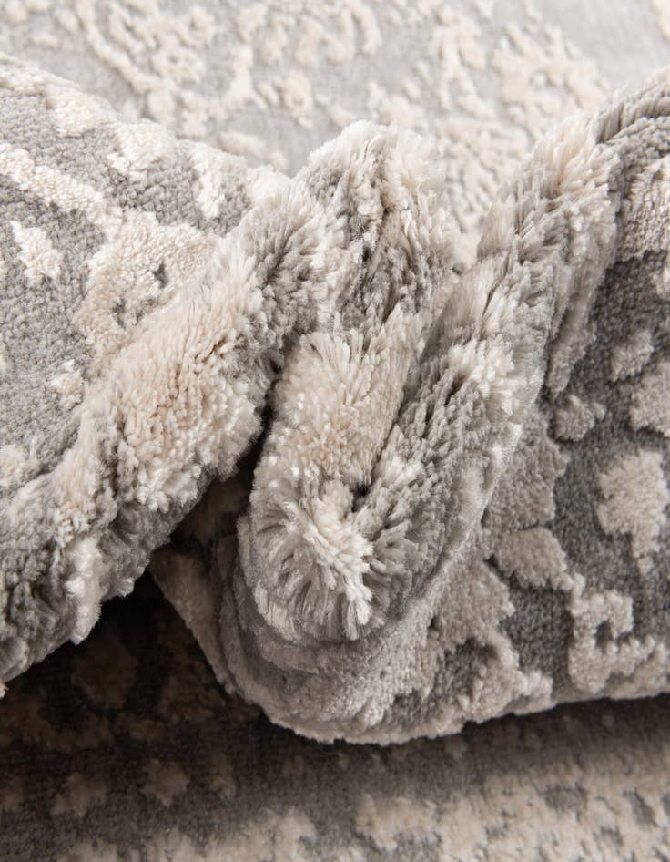 Detail image of  5' x 7' 7 Modern Classical Rug