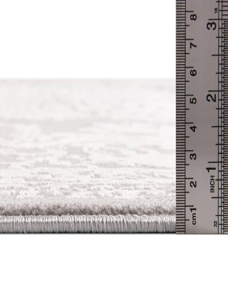 Detail image of  5' x 7' 7 Modern Classical Rug