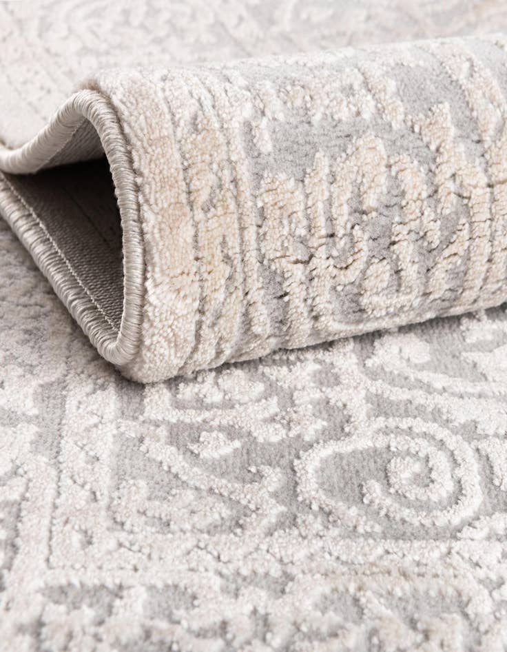 Detail image of  3' x 5' Modern Classical Rug