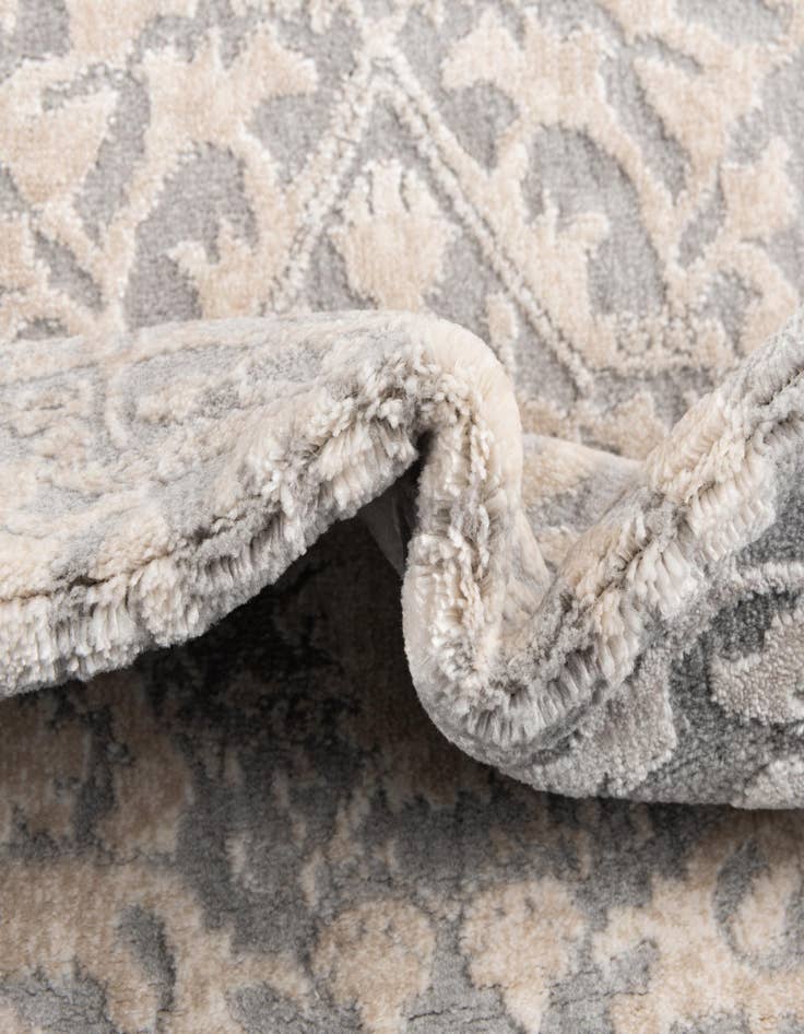 Detail image of  3' x 5' Modern Classical Rug