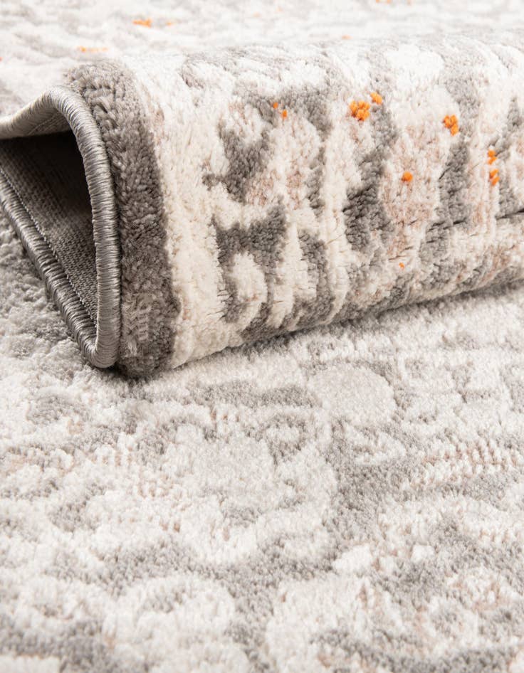 Detail image of  4' x 5' 7 Modern Classical Rug