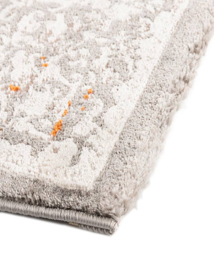 Detail image of  4' x 5' 7 Modern Classical Rug