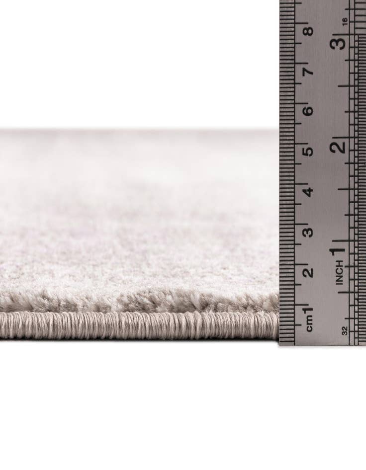 Detail image of  5' x 7' 7 Modern Classical Rug