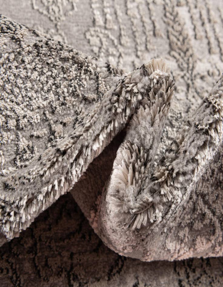 Detail image of 5' 3 x 7' 7 Modern Classical Rug