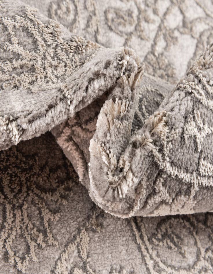 Detail image of  5' 3 x 7' 7 Modern Classical Rug